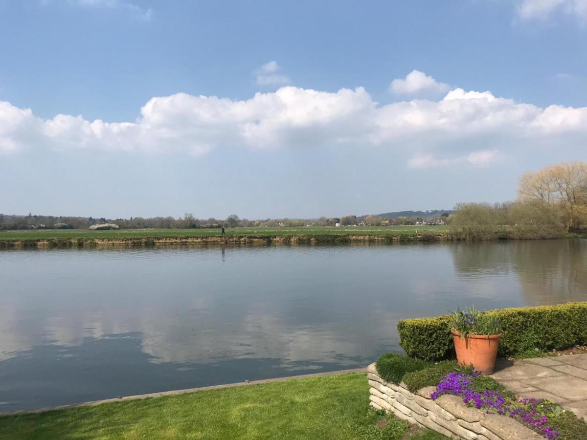 Inverloddon Bed And Breakfast, Wargrave 독서 외부 사진